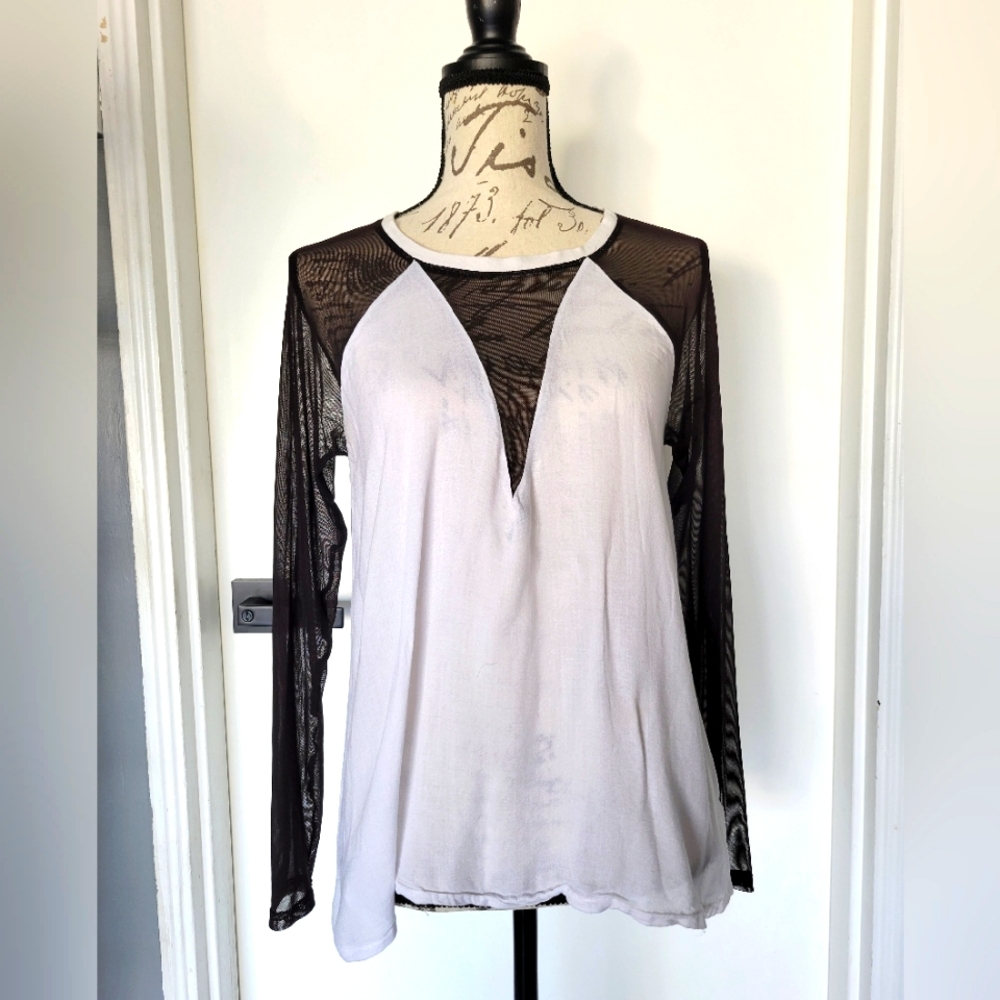 Silence + Noise Urban Outfitters Black‎ & White Mesh Blouse Size M